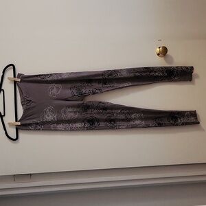 Lilikoi grey leggings, size M, floral pattern